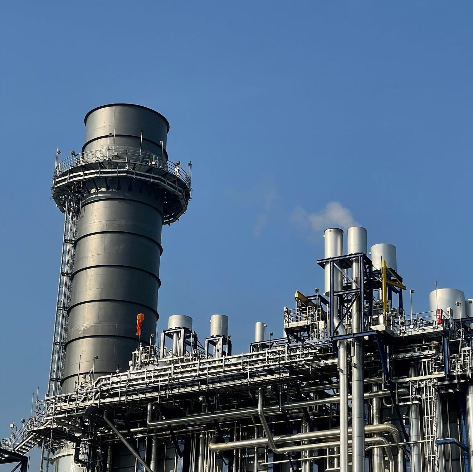 Chantier industriel majeur réalisé pour Shell Canada à Montréal, l’un des plus importants projets de l’entreprise à cette époque.