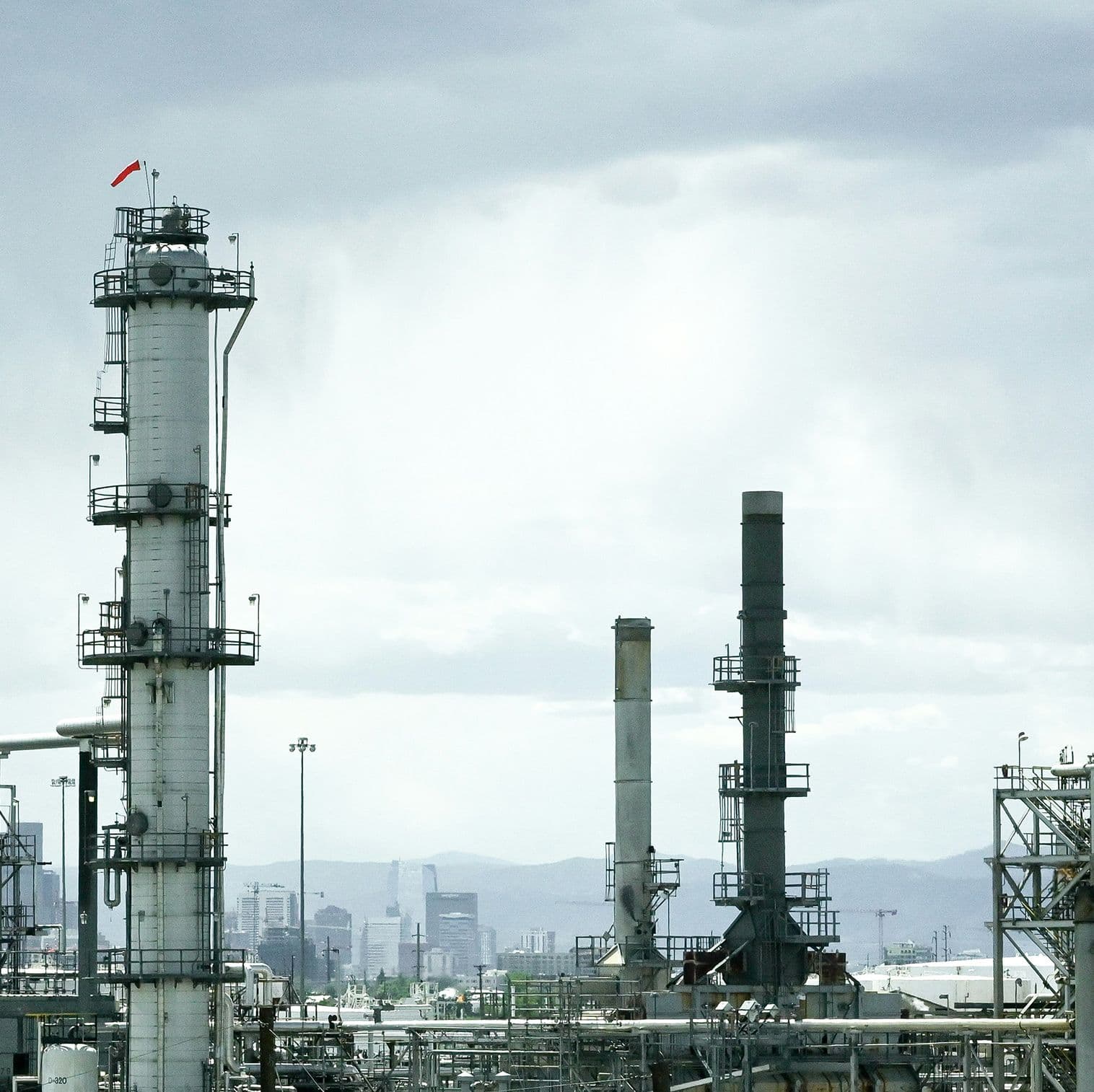 Travaux réalisés par CSL dans des raffineries durant l’ère Suncor, dans des environnements industriels hautement normés.