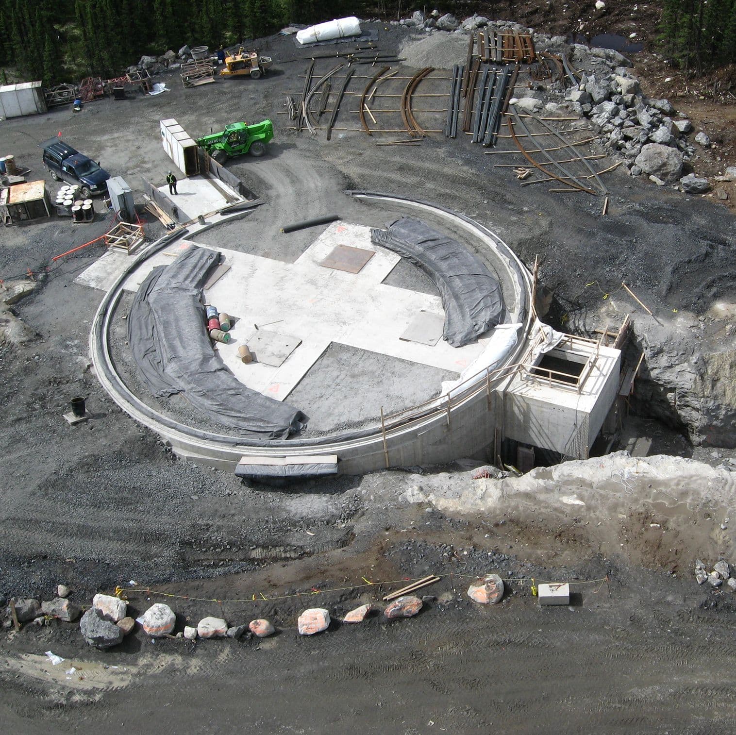 Construction du premier dôme de béton réalisé par CSL à Fermont, dans un contexte nordique et logistique complexe.