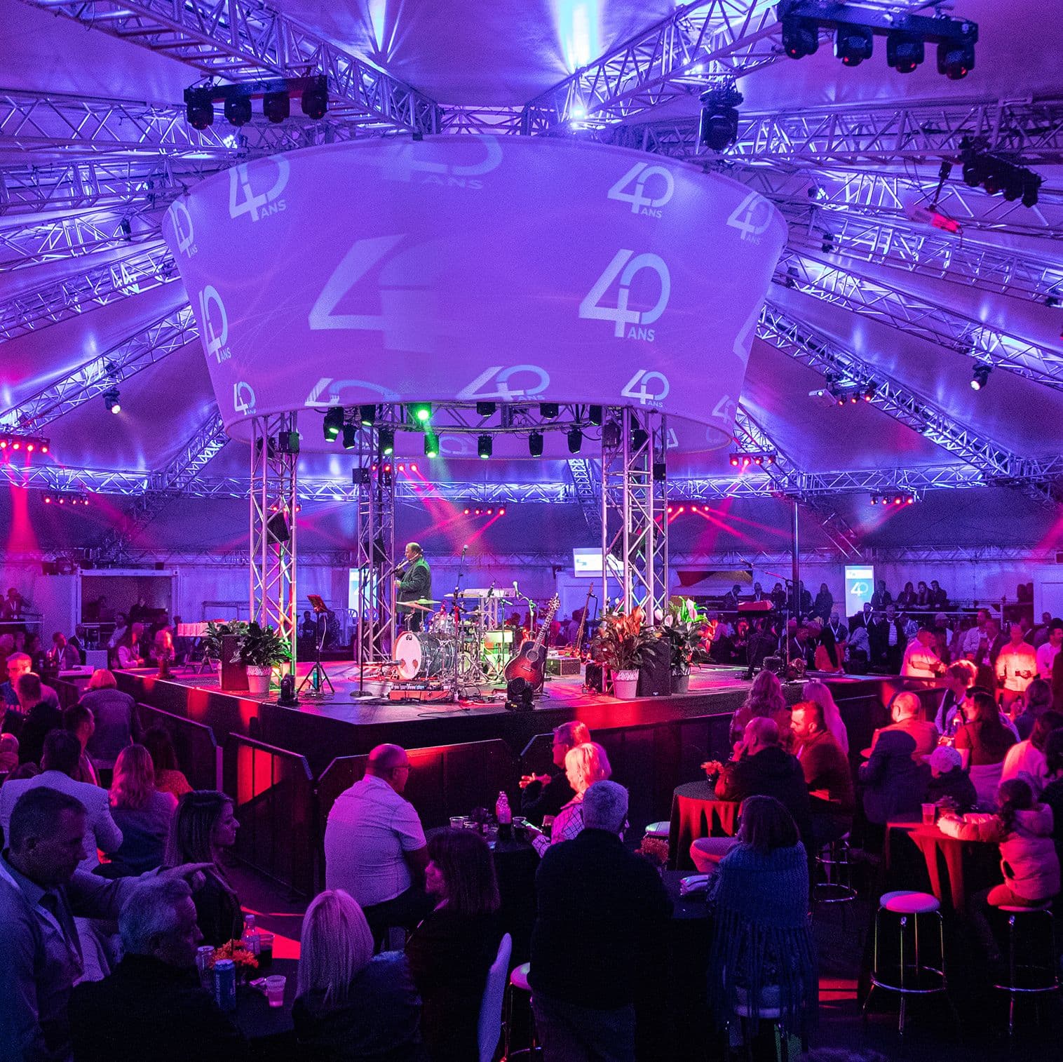 Célébration du 40e anniversaire de Construction Sorel dans les installations de IO Expérience.