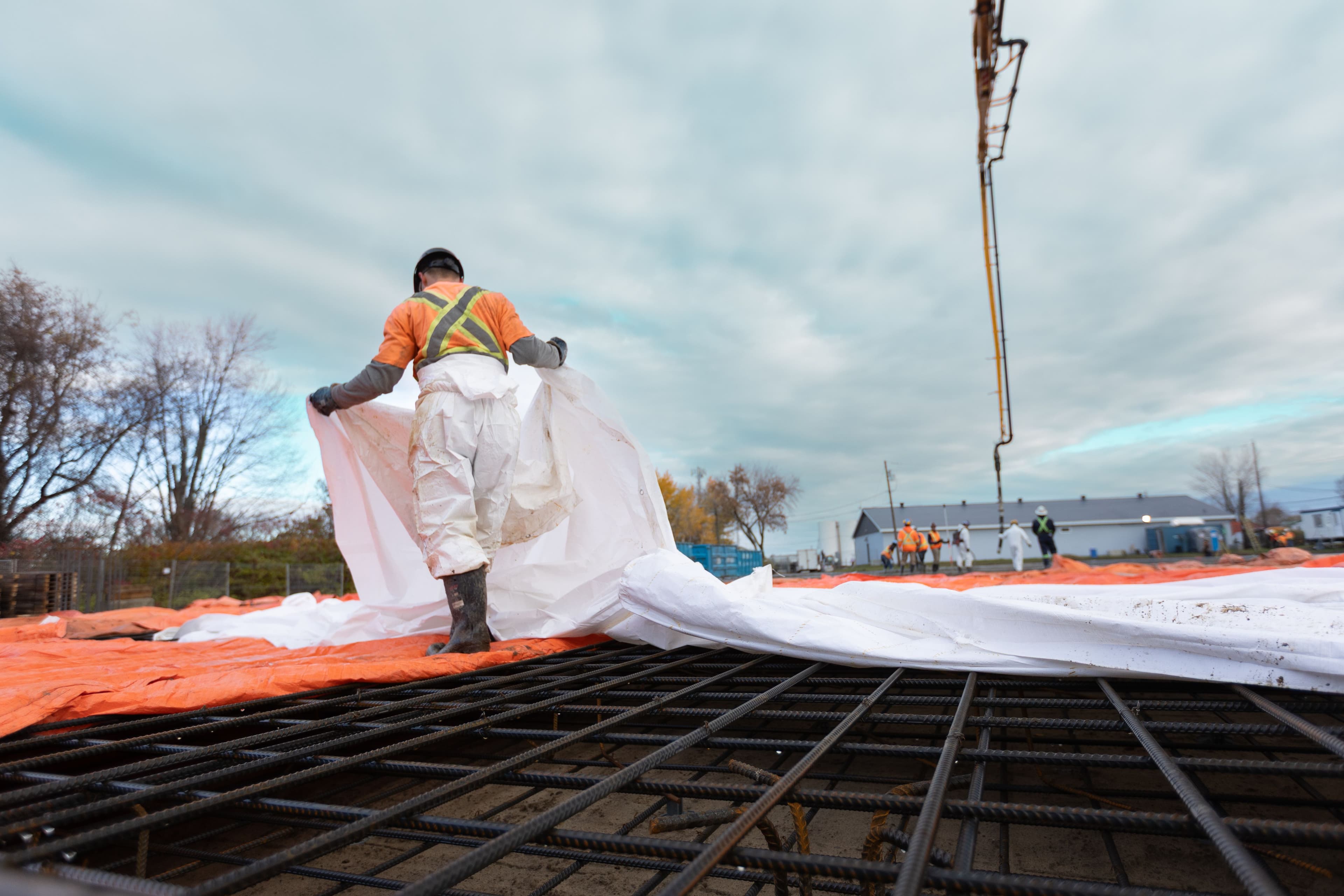 Équipe d'inspection sur un chantier